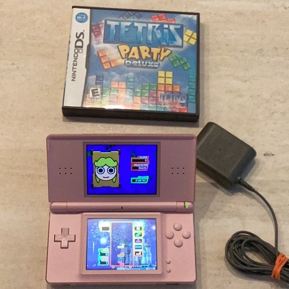 Nintendo DS Lite Console & Charger Coral Pink Handheld & Tetris Party DS Game - Picture 5 of 16
